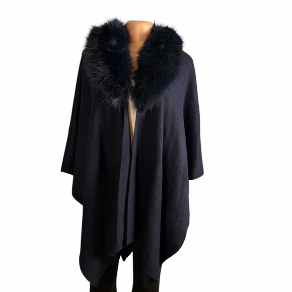 Lauren Ralph Lauren Navy Blue Elegant Draping Shawl with Faux Fur Collar - Picture 11 of 12